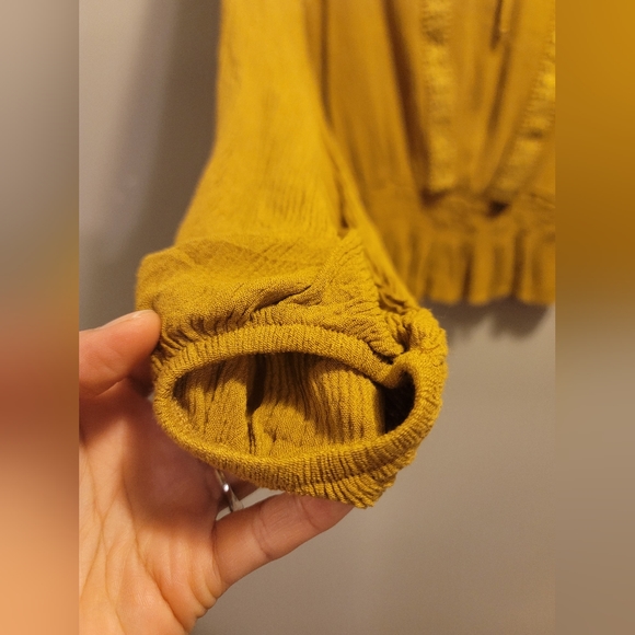 U2B Longsleeves with Stretchy Waist Blouse - Picture 3 of 9